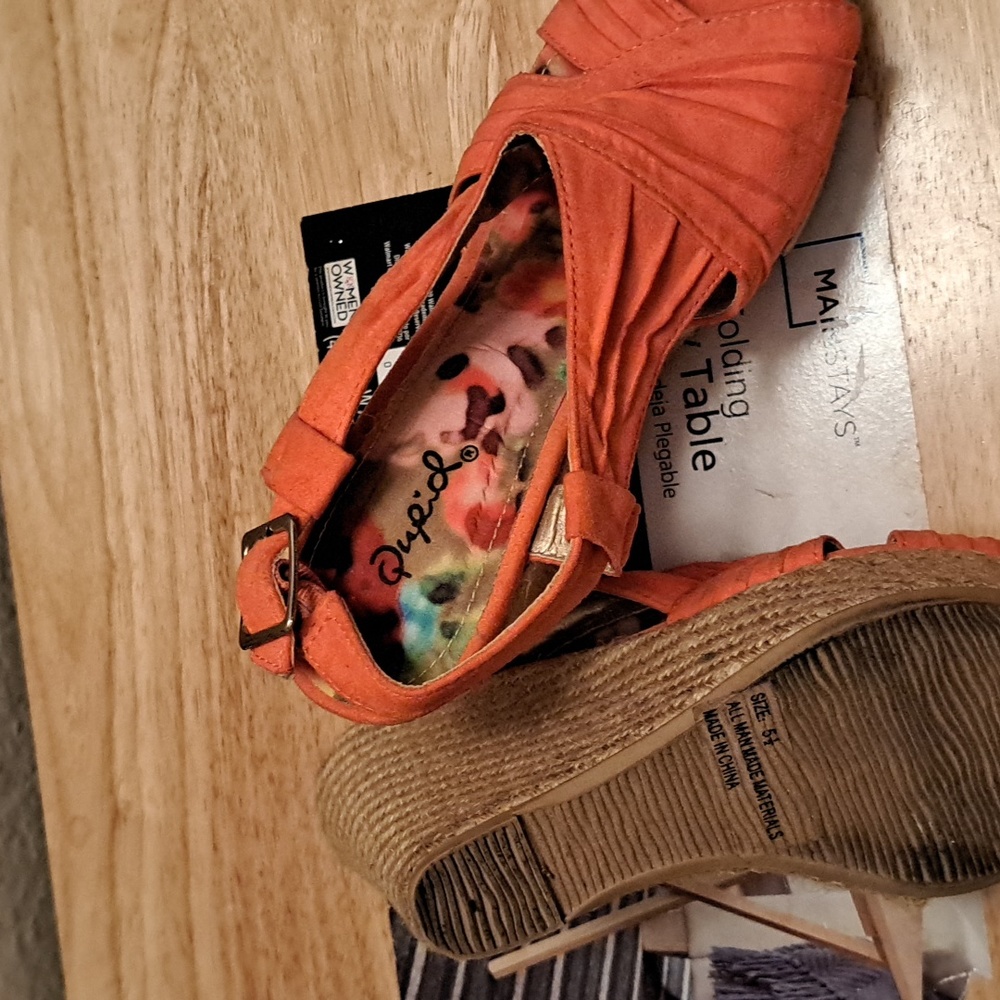 Shoes - Picture 2 of 3
